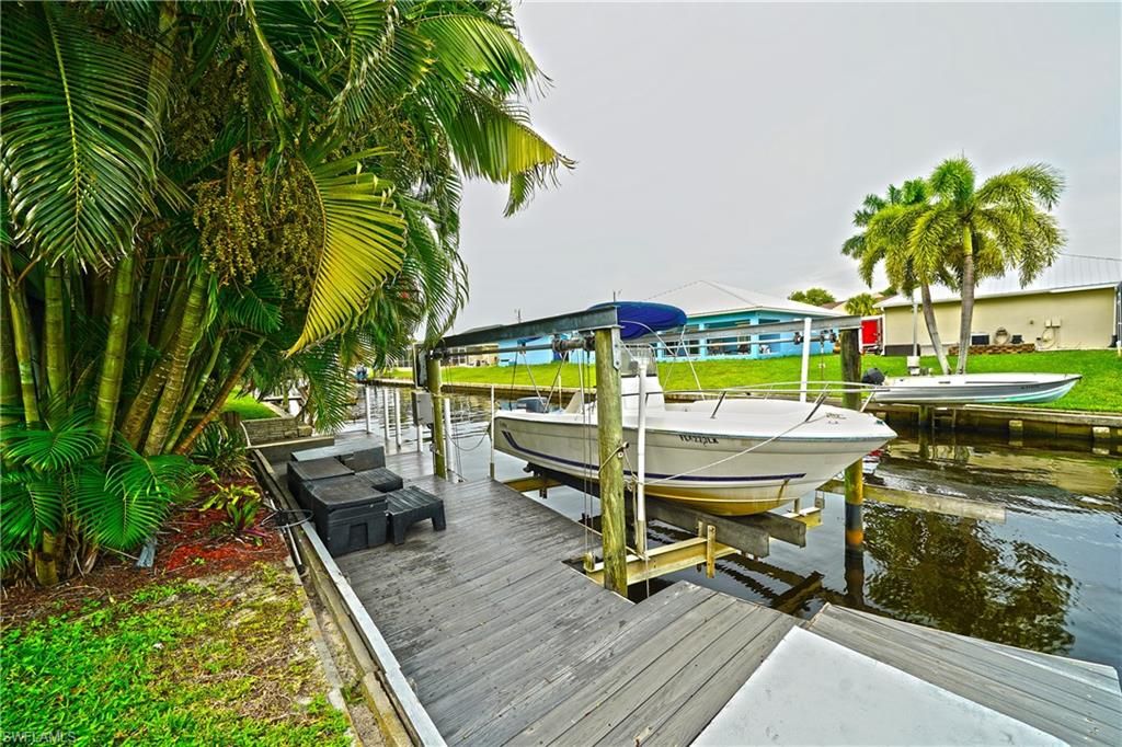 7228 Reymoor DR, NORTH FORT MYERS, FL 33917 — photo 5