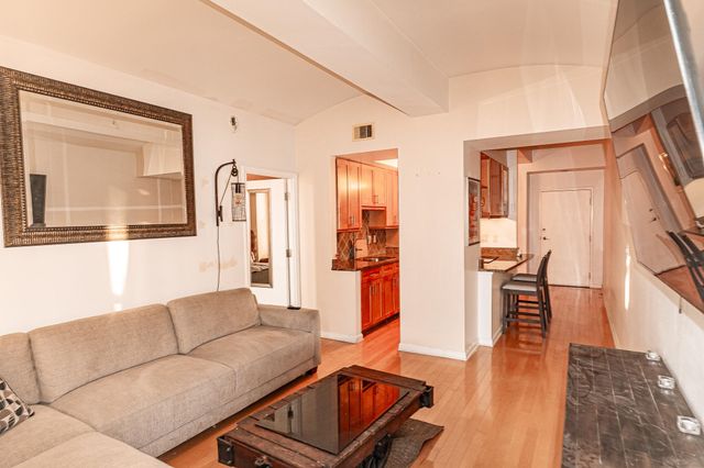 66 Monroe Ave Apt 304, Memphis, TN 38103