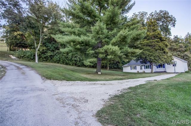 305 Vineyard, Hardin, IL 62047