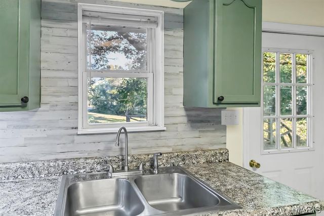 305 Vineyard, Hardin, IL 62047