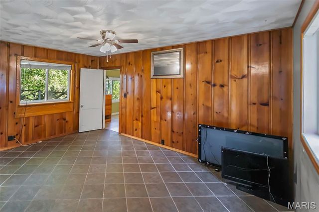 305 Vineyard, Hardin, IL 62047