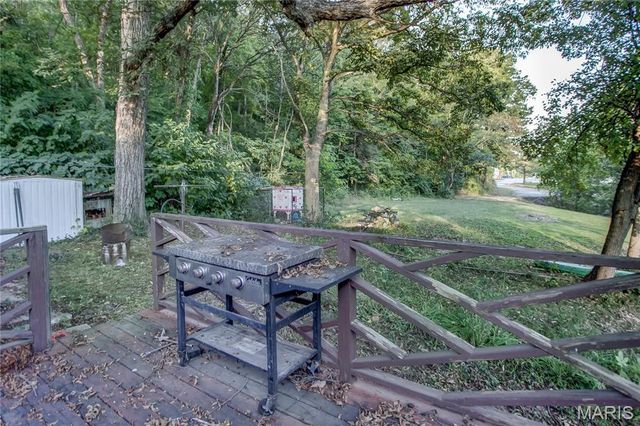 305 Vineyard, Hardin, IL 62047