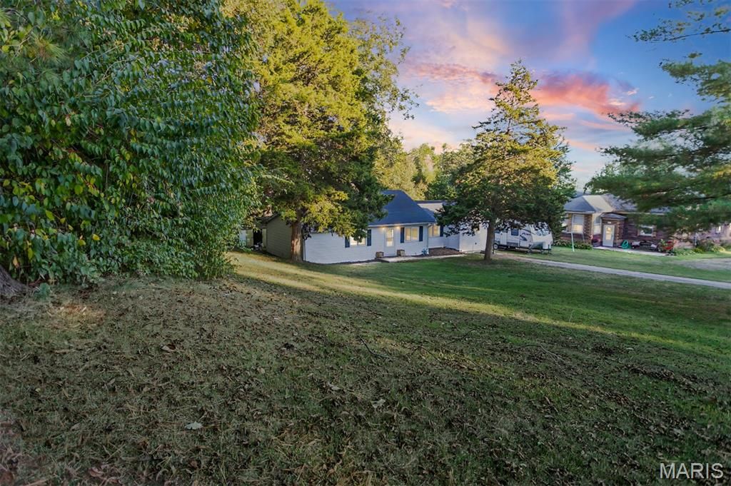 305 Vineyard, Hardin, IL 62047