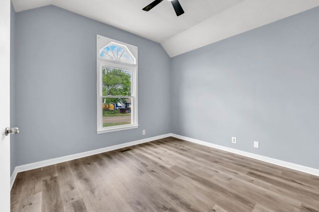 547 Donna Dr, Clarksville, TN 37042