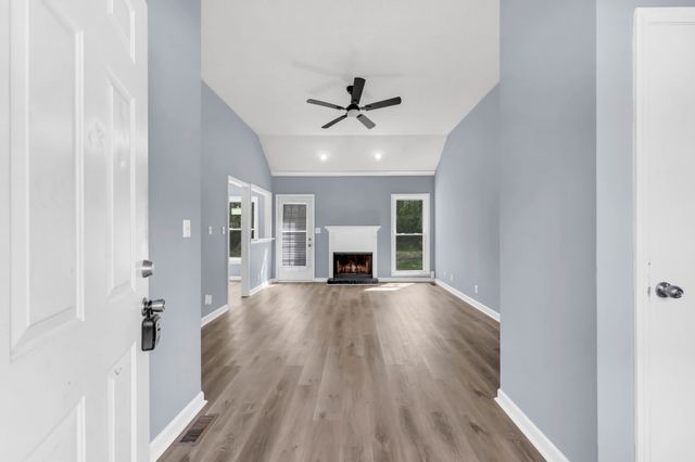 547 Donna Dr, Clarksville, TN 37042