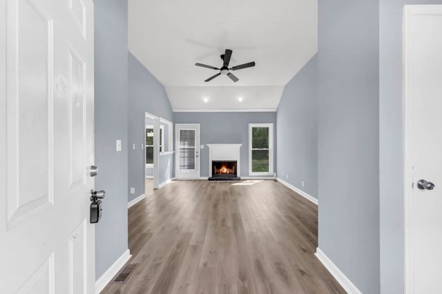 547 Donna Dr, Clarksville, TN 37042