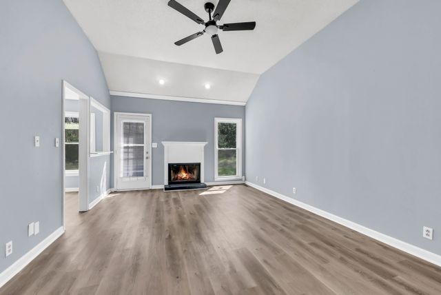 547 Donna Dr, Clarksville, TN 37042