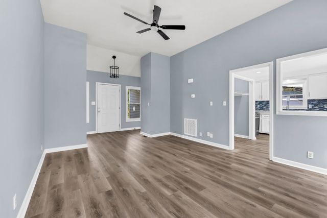 547 Donna Dr, Clarksville, TN 37042