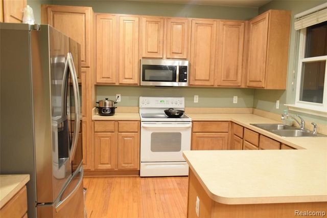 29377 Whistler Drive, Novi, MI 48377
