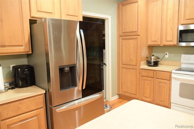 29377 Whistler Drive, Novi, MI 48377