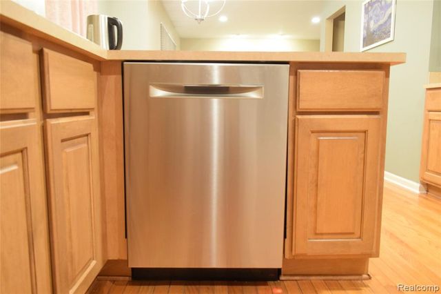 29377 Whistler Drive, Novi, MI 48377
