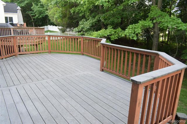 29377 Whistler Drive, Novi, MI 48377
