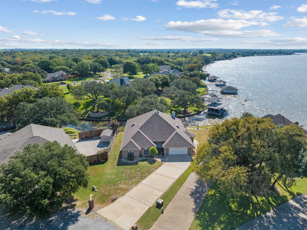 3805 Aqua Vista Court, Granbury, TX 76049