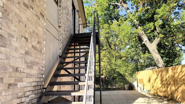 4614 Gurley Avenue 202, Dallas, TX 75223