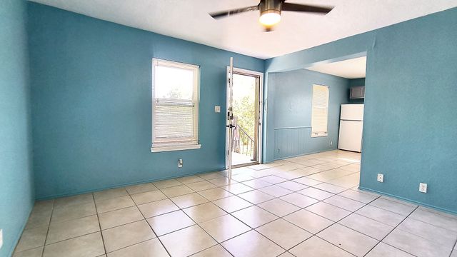 4614 Gurley Avenue 202, Dallas, TX 75223