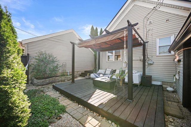 3932 S 1st STREET, Milwaukee, WI 53207
