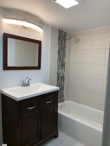 9351 S Manistee Avenue, Chicago, IL 60617