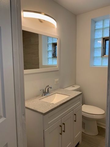 9351 S Manistee Avenue, Chicago, IL 60617