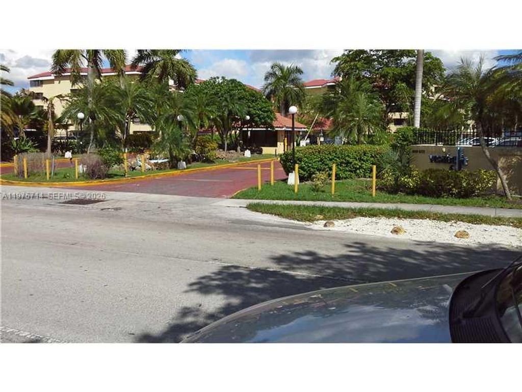 8255 SW 152nd Ave E-309, Miami, FL 33193