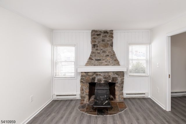 105 Dupont Ave, Hopatcong Boro, NJ 07843