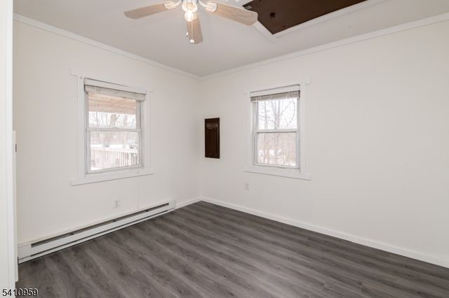 105 Dupont Ave, Hopatcong Boro, NJ 07843