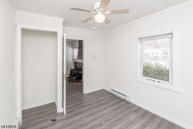 105 Dupont Ave, Hopatcong Boro, NJ 07843