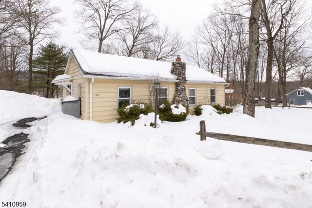 105 Dupont Ave, Hopatcong Boro, NJ 07843