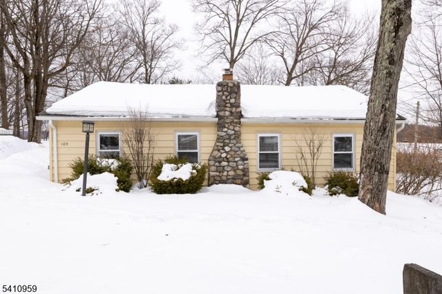 105 Dupont Ave, Hopatcong Boro, NJ 07843