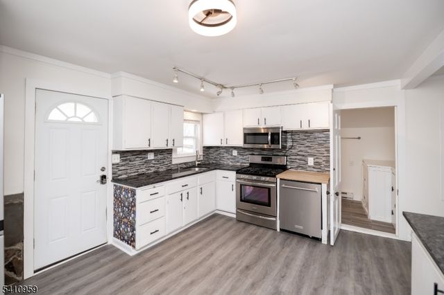 105 Dupont Ave, Hopatcong Boro, NJ 07843