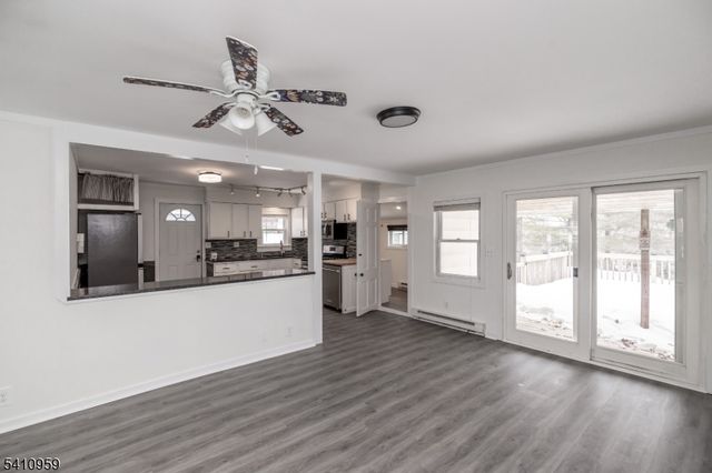 105 Dupont Ave, Hopatcong Boro, NJ 07843