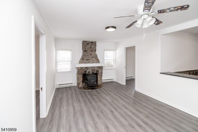 105 Dupont Ave, Hopatcong Boro, NJ 07843