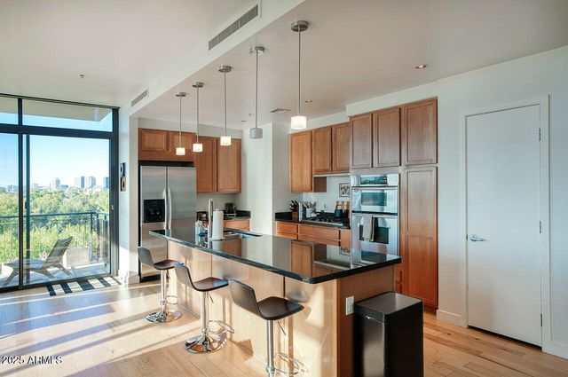 208 W PORTLAND Street 460, Phoenix, AZ 85003