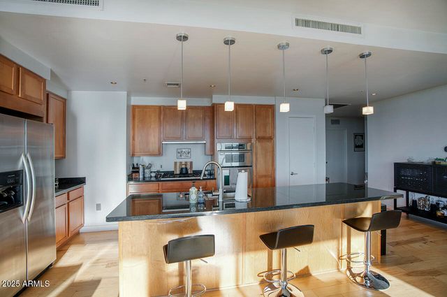 208 W PORTLAND Street 460, Phoenix, AZ 85003