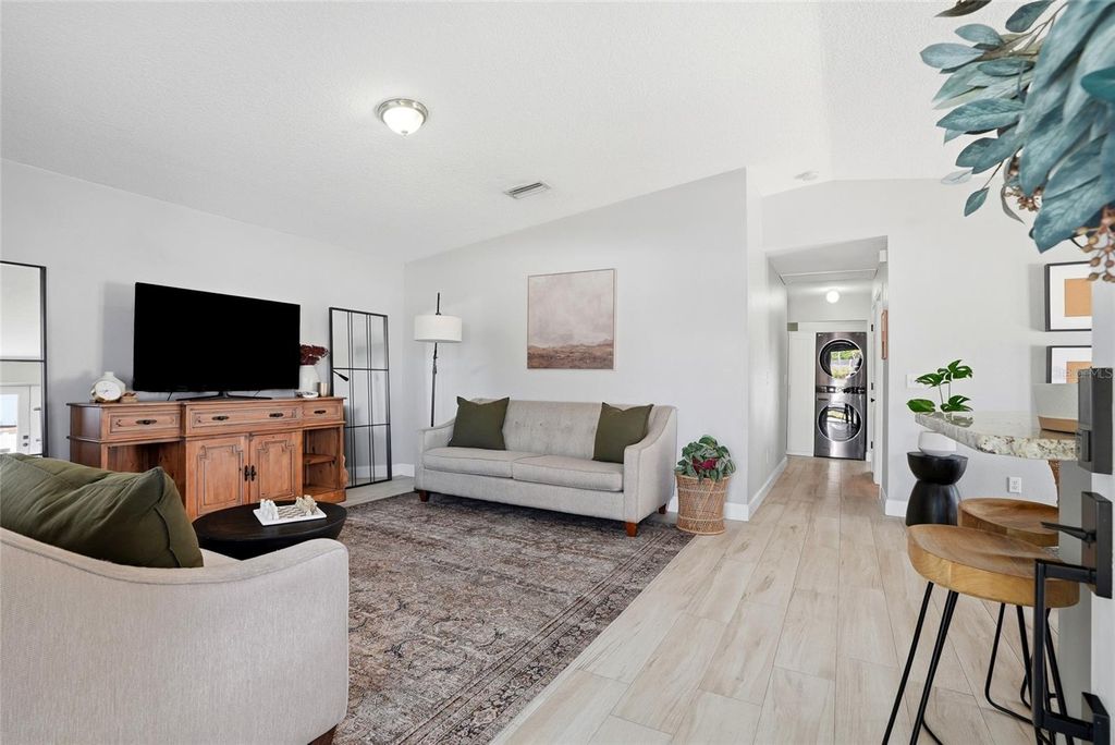 Image 13 of property listing at 6052 114TH AVENUE N, Pinellas Park, FL 33782