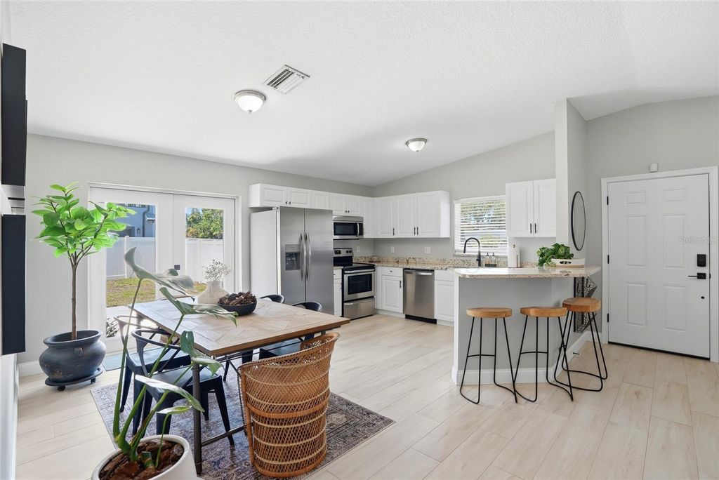 Image 19 of property listing at 6052 114TH AVENUE N, Pinellas Park, FL 33782