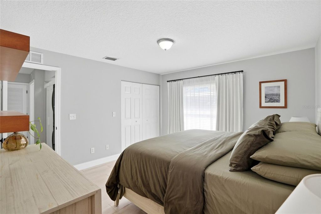 Image 28 of property listing at 6052 114TH AVENUE N, Pinellas Park, FL 33782