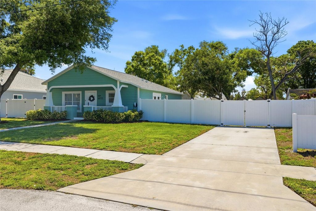 Image 39 of property listing at 6052 114TH AVENUE N, Pinellas Park, FL 33782