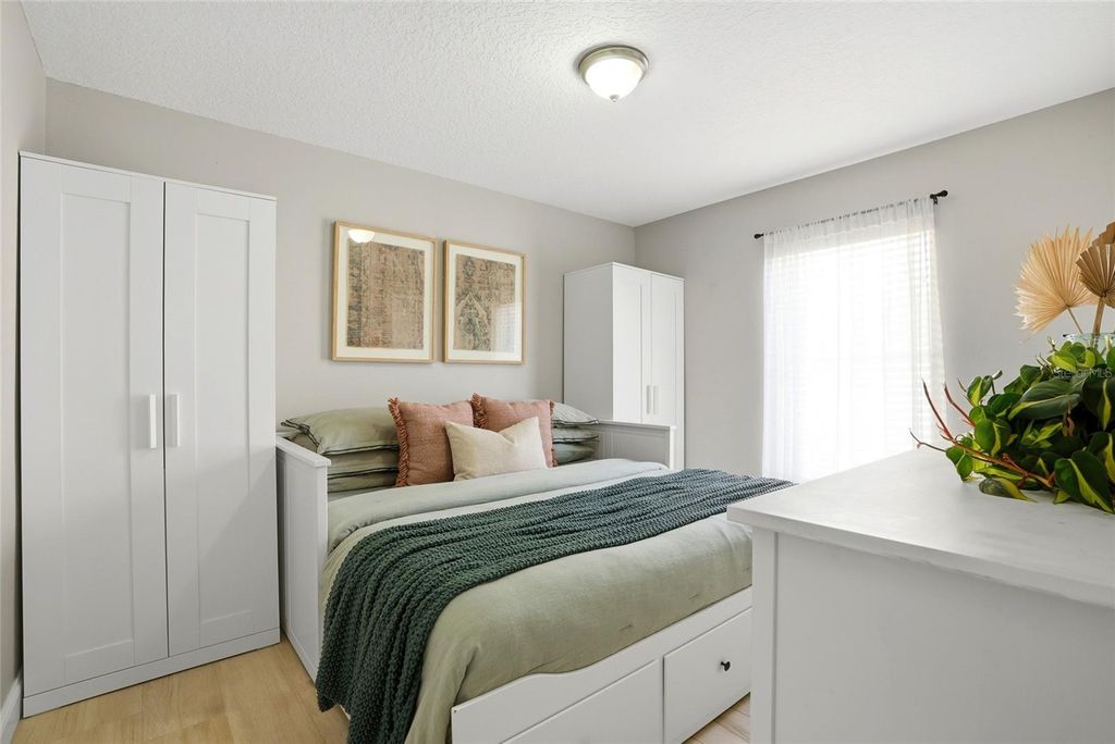 Image 8 of property listing at 6052 114TH AVENUE N, Pinellas Park, FL 33782