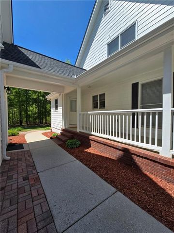 866 Lee Byrd Road, Loganville, GA 30052