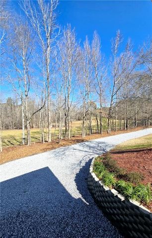 866 Lee Byrd Road, Loganville, GA 30052