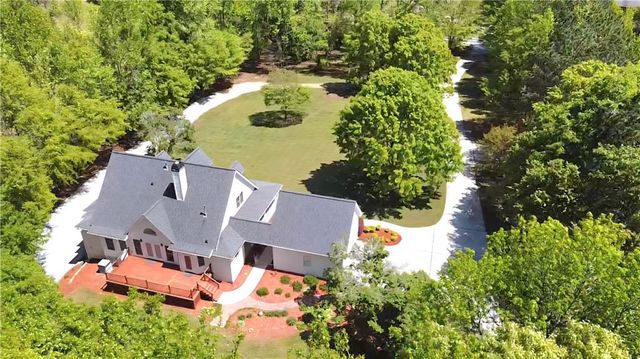 866 Lee Byrd Road, Loganville, GA 30052