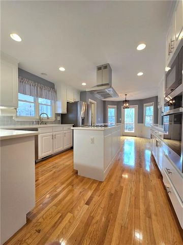 866 Lee Byrd Road, Loganville, GA 30052