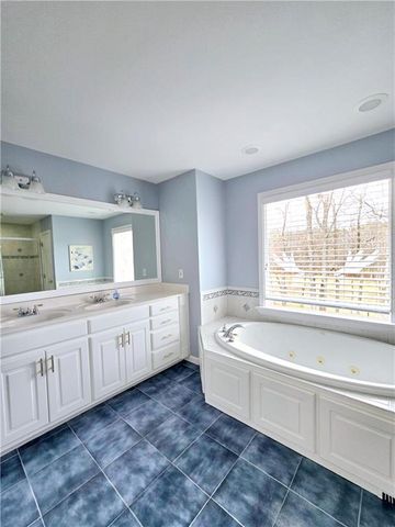 866 Lee Byrd Road, Loganville, GA 30052
