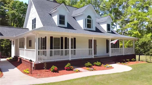 866 Lee Byrd Road, Loganville, GA 30052