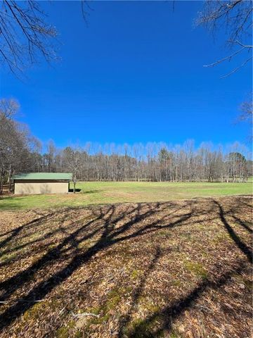 866 Lee Byrd Road, Loganville, GA 30052