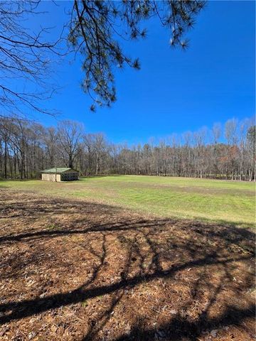 866 Lee Byrd Road, Loganville, GA 30052