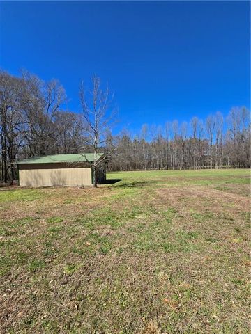 866 Lee Byrd Road, Loganville, GA 30052