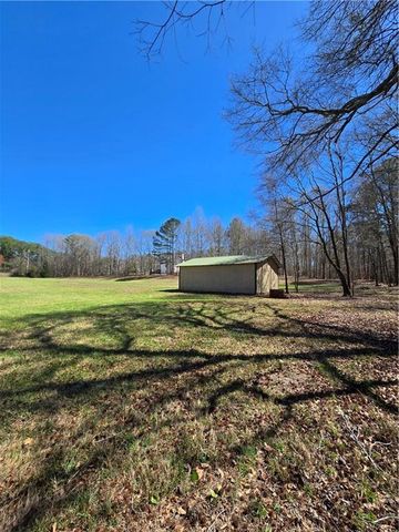 866 Lee Byrd Road, Loganville, GA 30052