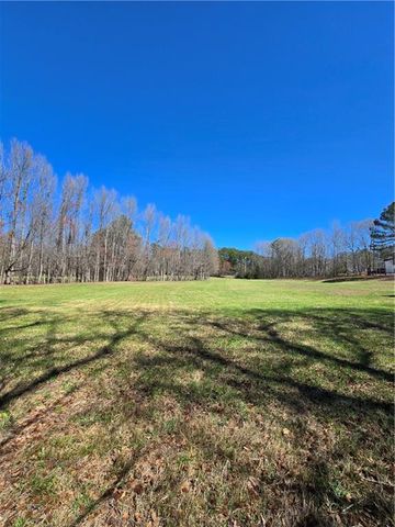 866 Lee Byrd Road, Loganville, GA 30052
