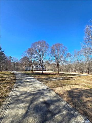 866 Lee Byrd Road, Loganville, GA 30052